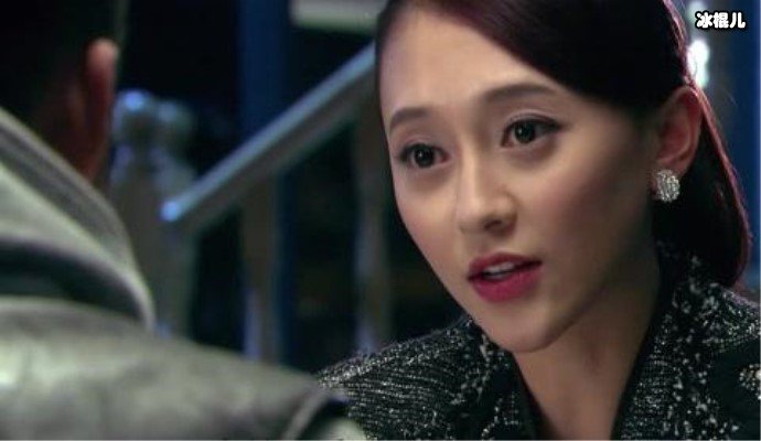 【WPT扑克】马澜菲个人简历，大鹏里面足疗那女的迷人长腿抢眼了