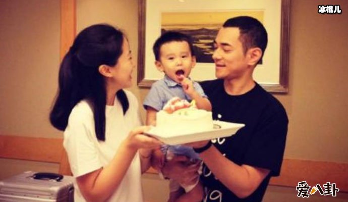 【WPT扑克】主持人李晨与妻子如何相识？两人人相恋十年结婚令人羡慕！