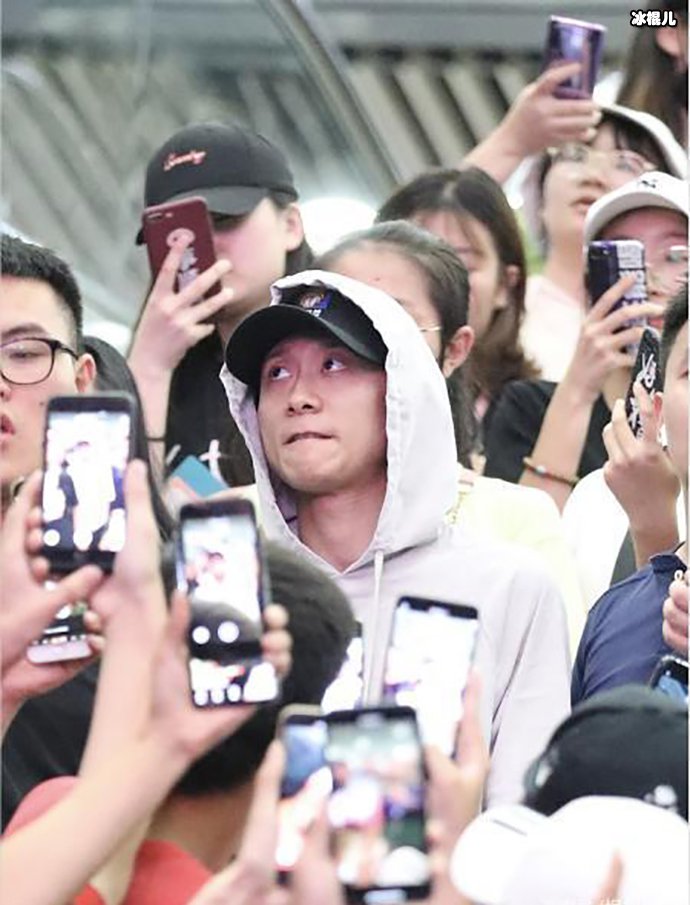 【WPT扑克】张一山为何被网友称行走的表情包！张一山被粉丝围堵