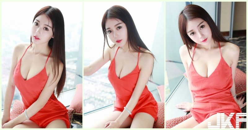 【WPT扑克】超性感「白皙美乳妹」奶量有夠犯規！滿滿的「深夜福利」畫面太誘惑…