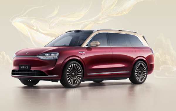 【WPT扑克】博主称赞问界M9硬件OTA升级：有望锁死50万以上市场