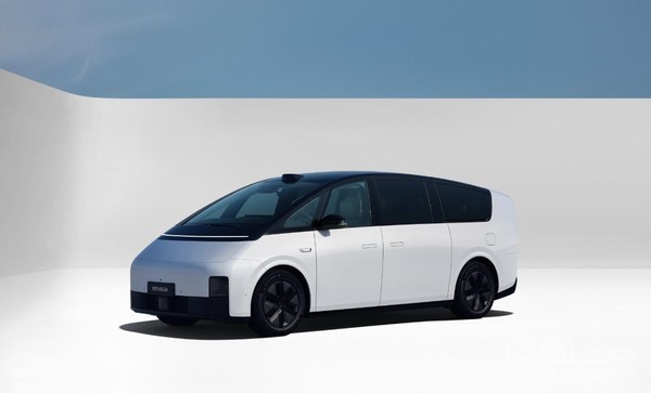 【WPT扑克】李想：智驾焕新版理想MEGA明天官网见 感谢车主支持