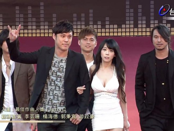 【WPT扑克】塔塔小姐Miss TaTa，性感又可愛的小廚娘！火辣身材秀廚藝！