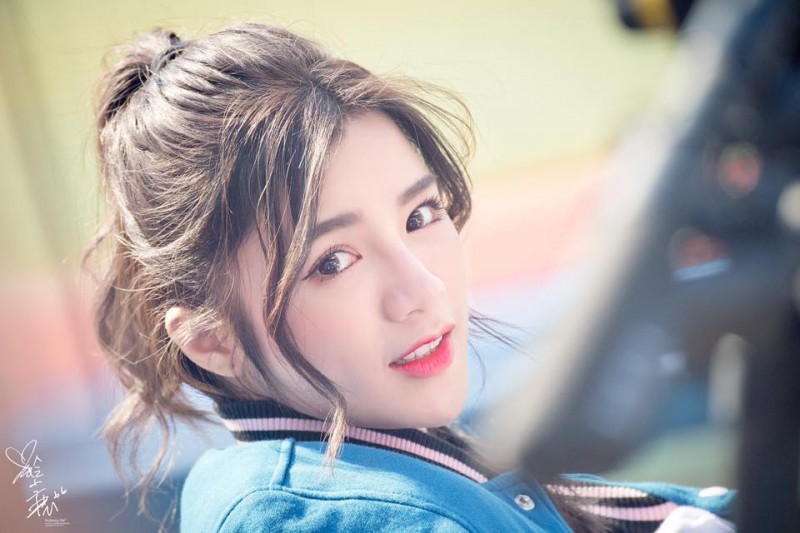 【WPT扑克】最美啦啦隊員！「零死角女神」羚小鹿翹臀雪乳超性感　迷人甜笑更讓人秒醉