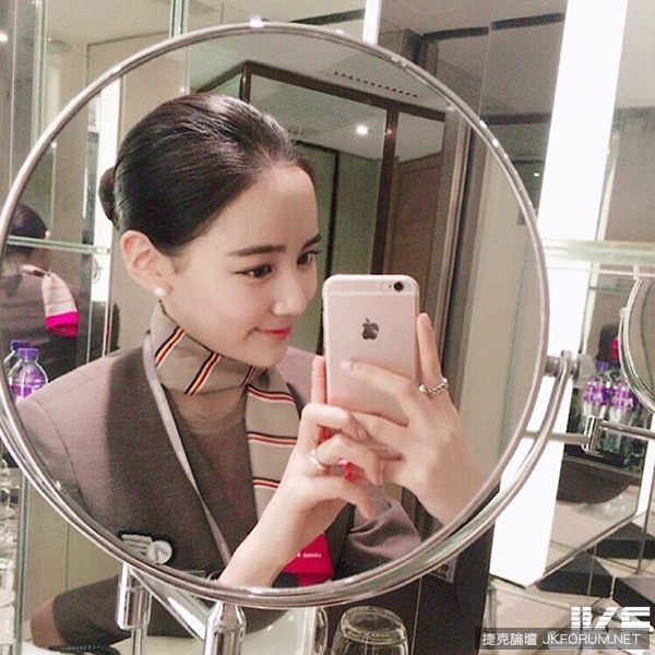 【WPT扑克】韓空姐美到被肉搜，網友異口同聲「她本人比照片好看一百倍！」不說了！我得存機票錢了