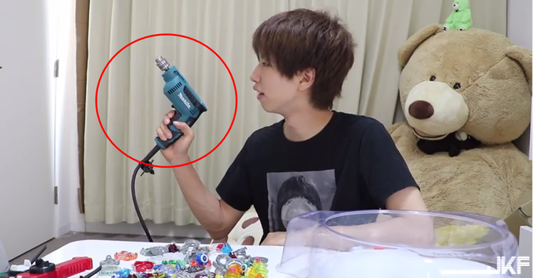 【WPT扑克】轉速爆表？！日本男子竟用「電鑽」狂尬戰鬥陀螺~超爆笑測試畫面讓人噴飯呀！