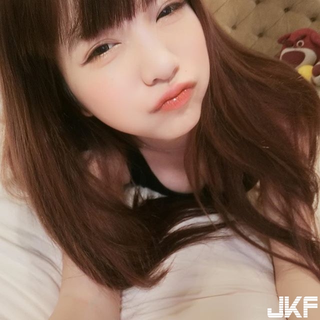 【WPT扑克】超萌甜甜遊戲實況主「瑀熙 Yuci」，每次開台「坐姿超不良」：期待露出精彩畫面！