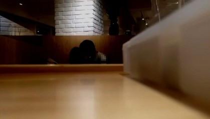 【WPT扑克】咖啡廳禁帶外食！彰化某高中情侶公眾場合大剌剌「吃香蕉」這叫旁人怎麼忍得住啦～