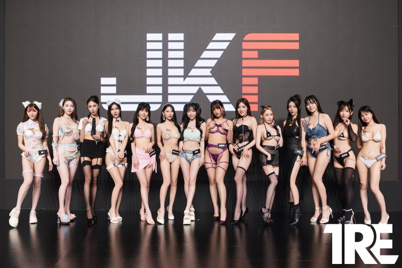 【WPT扑克】太辣的話抱歉！JKF女郎火熱開場　挑戰尺度極限盼與粉絲見面