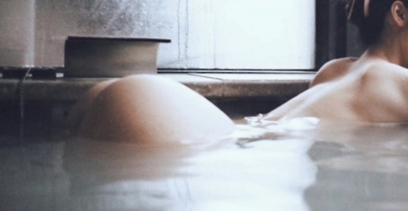 【WPT扑克】終於浮出水面了！翹臀女王「Linda 尤妝妝」曝光火辣泡湯照