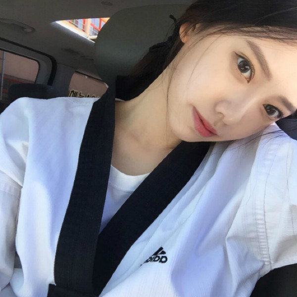 【WPT扑克】超正！跆拳道女神「白嫩蟻腰」讓網友甘願被打趴在地！