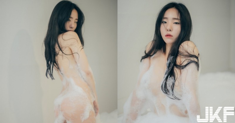 【WPT扑克】國王的新衣！「白嫩美乳正妹」上空泡泡衣超香豔，「一絲不掛」詮釋冷豔的激情！