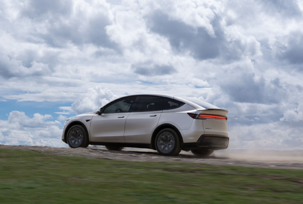 【WPT扑克】今年国内中型SUV销量盘点：Model Y一车超BBA之和