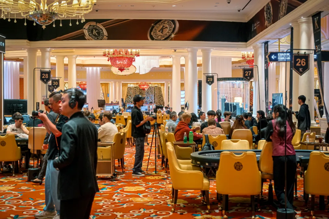 【WPT扑克】2026 KPC Poker | 王者主赛事Day2收官,9人FT诞生!茅人及成泡沫男孩,黄鹏背靠背打入主赛FT